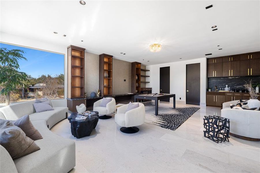 Furnished interior view inside a new home in , Dallas (Image 13).