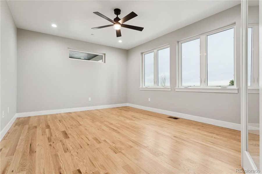 Spacious, unfurnished interior of a new home in , Hudson (Image 43).
