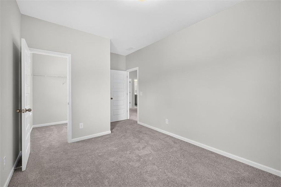 Spacious, unfurnished interior of a new home in Jones Ridge, Dallas (Image 36).