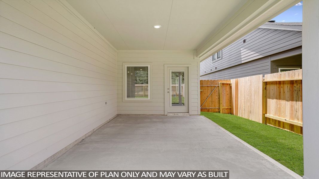 Representative unfurnished interior of a home built from the Quincy by D.R. Horton in Grand Pines, Magnolia (Image 27). Representative unfurnished interior of a home built from the Quincy by D.R. Horton in Grand Pines, Magnolia (Image 27).