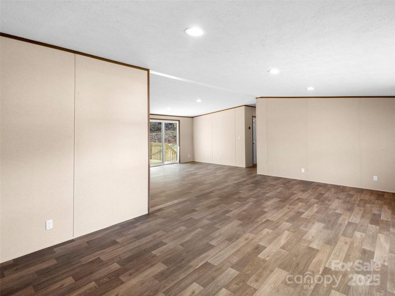 Spacious, unfurnished interior of a new home in , Old Fort (Image 10).