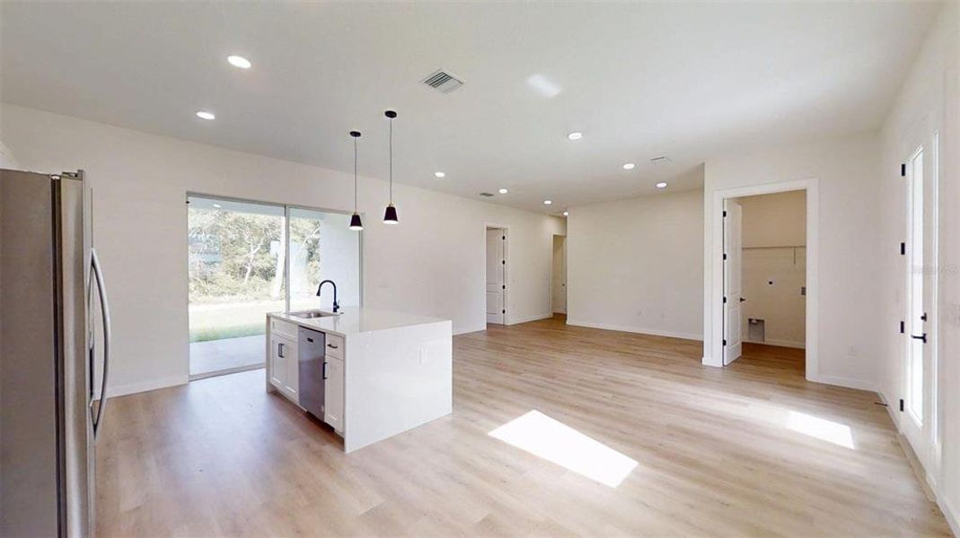 Spacious, unfurnished interior of a new home in , Ocala (Image 35).