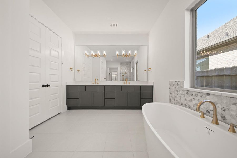 Furnished interior view inside a new home in Weston Lakes, Fulshear (Image 7).