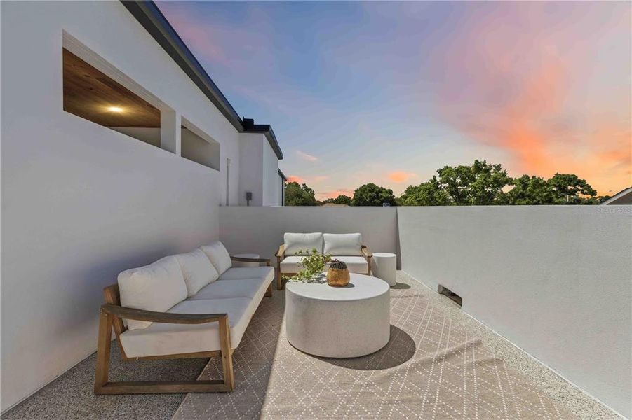 Exterior details and patio area of a home in , Tampa (Image 24).