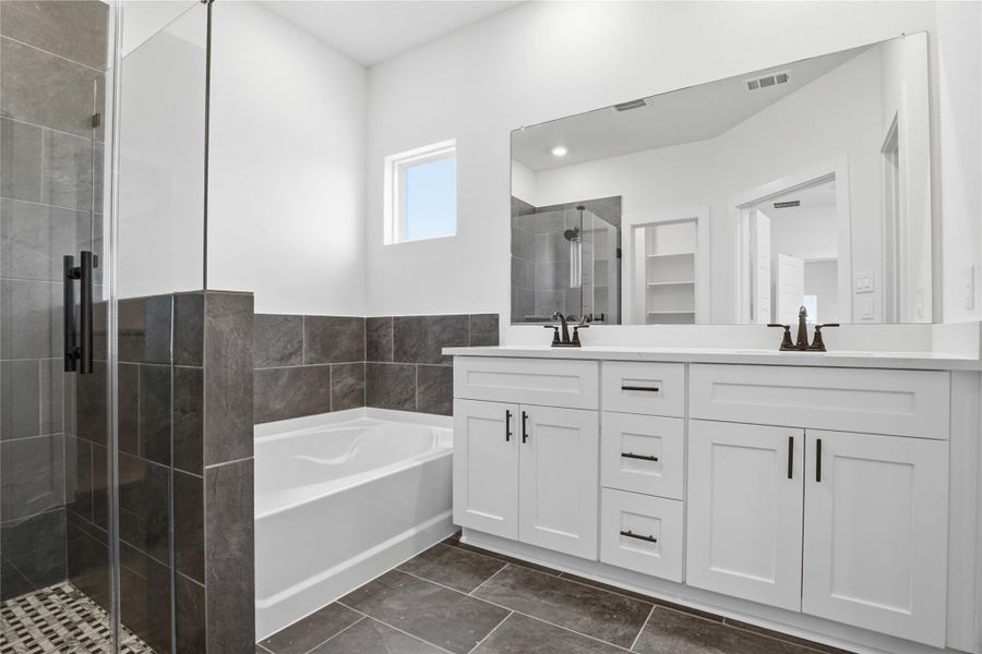 Furnished interior view inside a new home in Foxtail Palms, Manvel (Image 10).