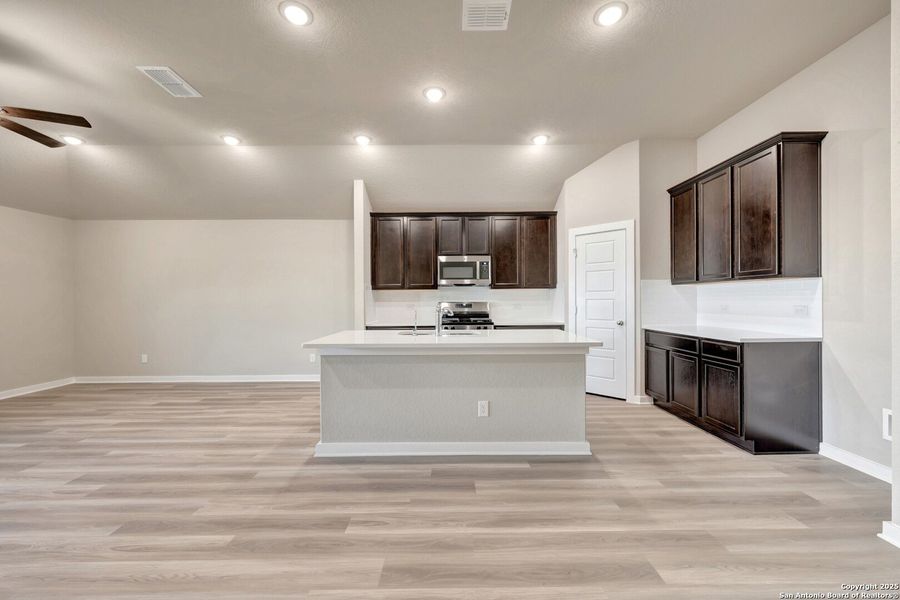 Furnished interior view inside a new home in Winding Brook, San Antonio (Image 8). Furnished interior view inside a new home in Winding Brook, San Antonio (Image 8).