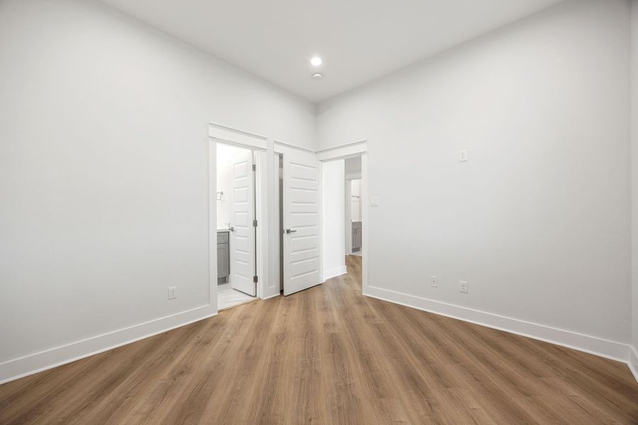 Spacious, unfurnished interior of a new home in , Cleveland (Image 22).