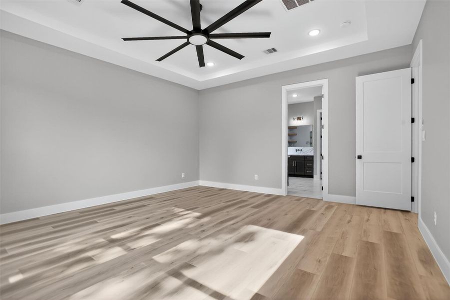 Owner’s retreat with en-suite bathroom