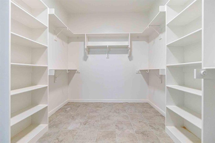 Spacious, unfurnished interior of a new home in , Granbury (Image 21).