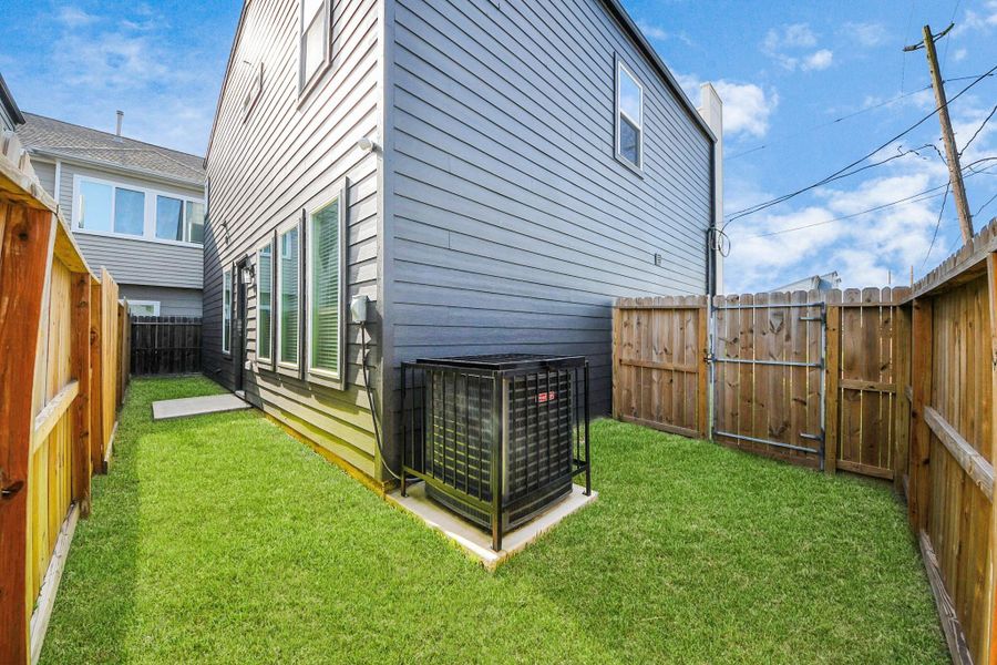 Front exterior of a new home in , Houston, TX, highlighting curb appeal (Image 19). Front exterior of a new home in , Houston, TX, highlighting curb appeal (Image 19).