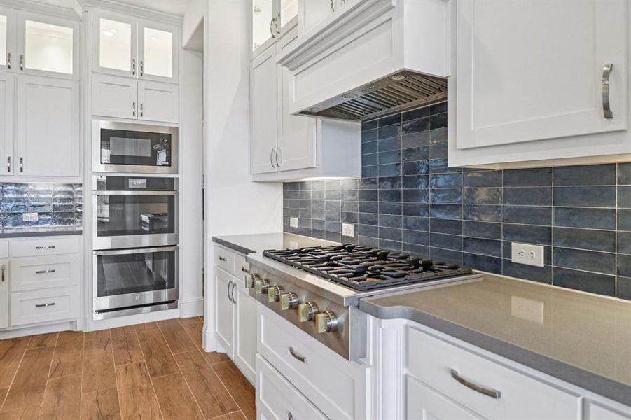 Furnished interior view inside a new home in Gean Estates, Keller (Image 9).