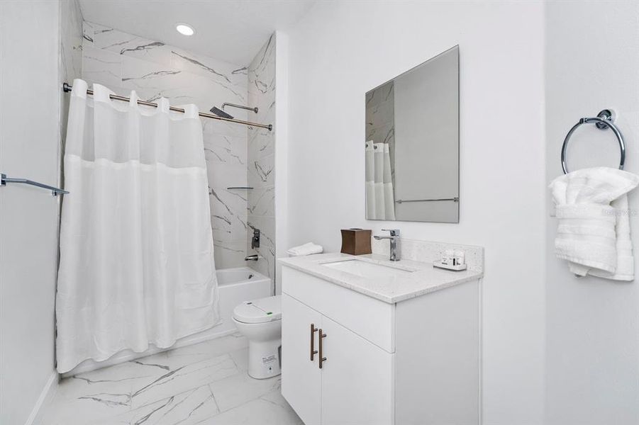 Furnished interior view inside a new home in , Davenport (Image 7).