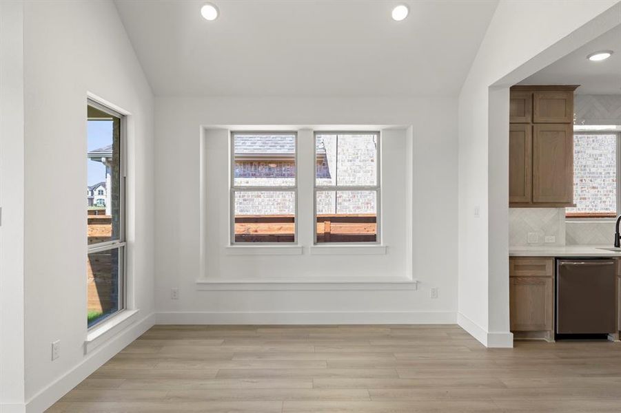 14. 1708 Possum - Dining 14. 1708 Possum - Dining