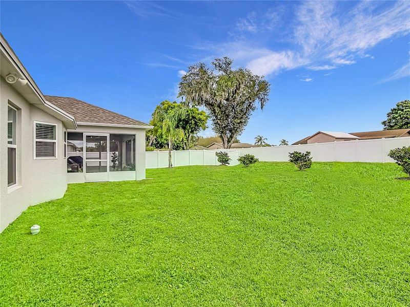 Exterior details and patio area of a home in , Bartow (Image 26).