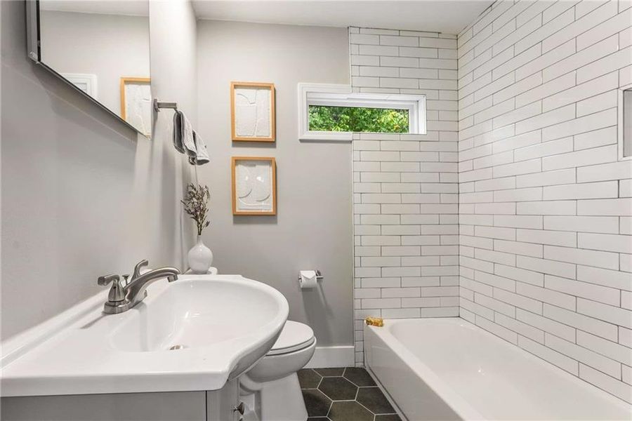 Furnished interior view inside a new home in , Atlanta (Image 16).