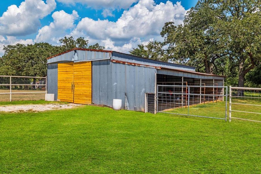 Front exterior of a new home in , Whitesboro, TX, highlighting curb appeal (Image 19). Front exterior of a new home in , Whitesboro, TX, highlighting curb appeal (Image 19).