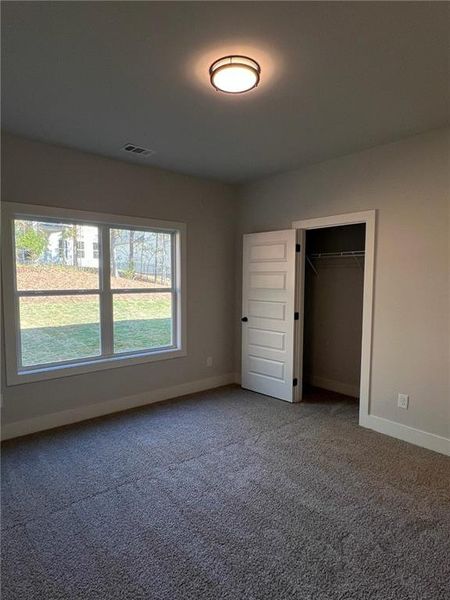 Spacious, unfurnished interior of a new home in , Jefferson (Image 23).