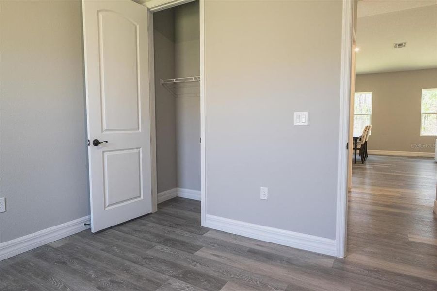 Spacious, unfurnished interior of a new home in , Ocala (Image 26).