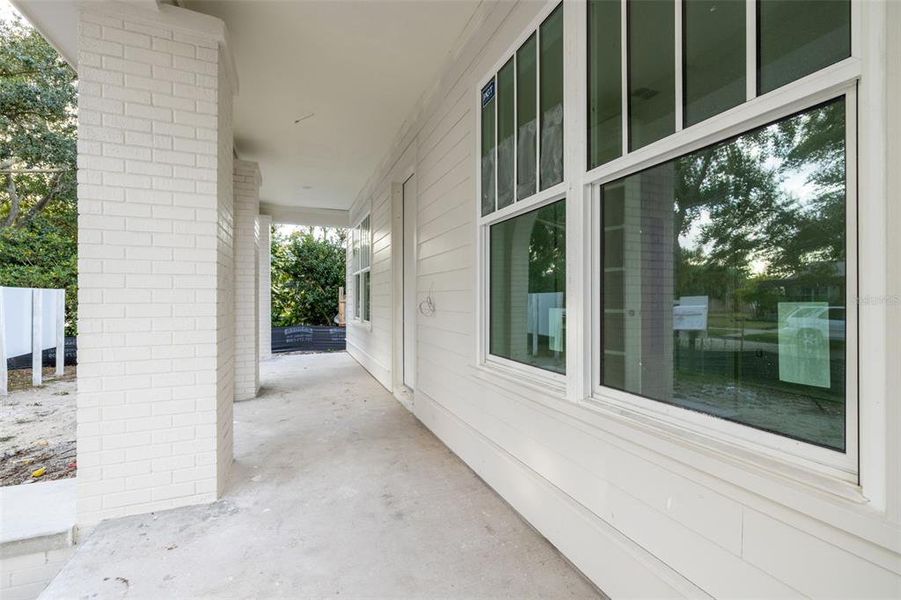 Exterior details and patio area of a home in , St. Petersburg (Image 6).