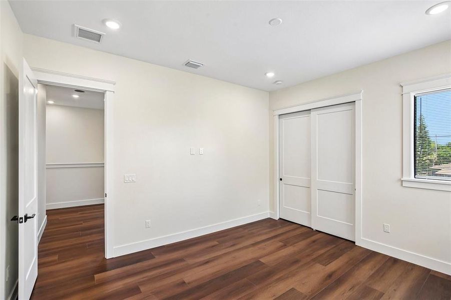 Spacious, unfurnished interior of a new home in , St. Petersburg (Image 43). Spacious, unfurnished interior of a new home in , St. Petersburg (Image 43).