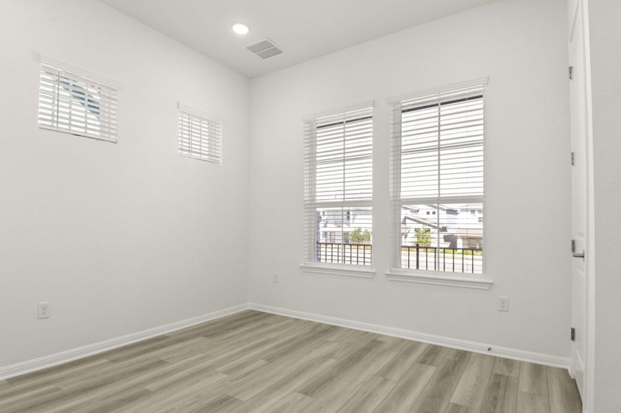 Spacious, unfurnished interior of a new home in Easton Park, Austin (Image 46).