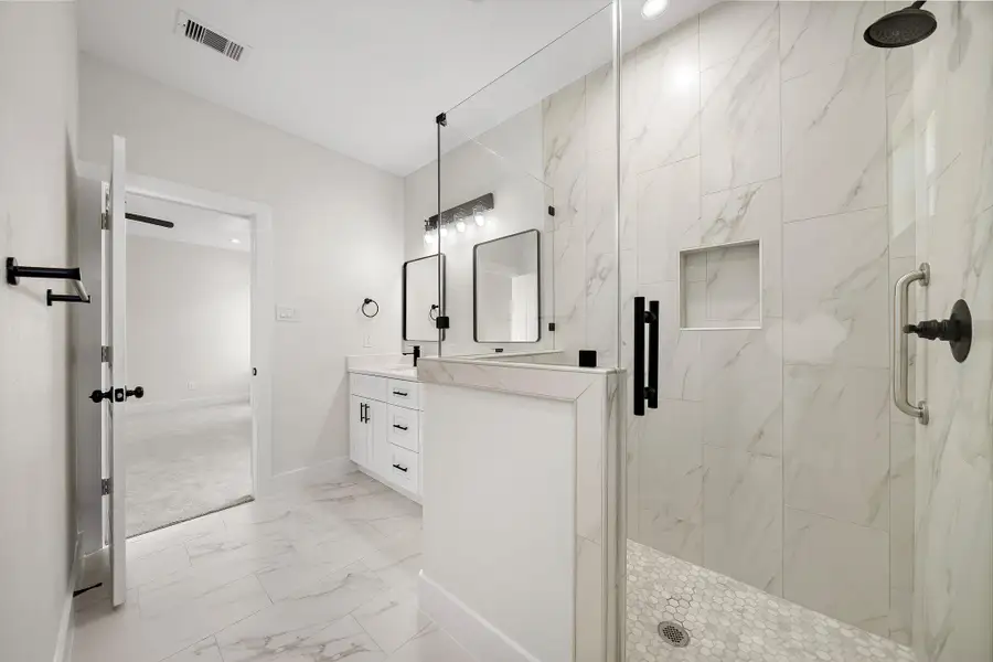 Image 7 of a home in . Image 7 of a home in .