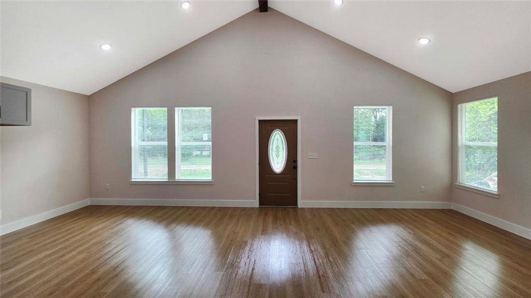 Spacious, unfurnished interior of a new home in , Mabank (Image 17).