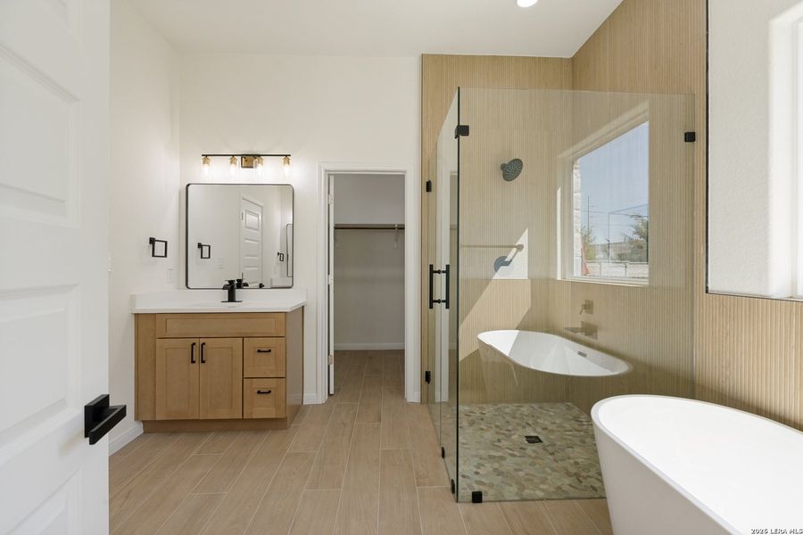 Furnished interior view inside a new home in , Schertz (Image 7).