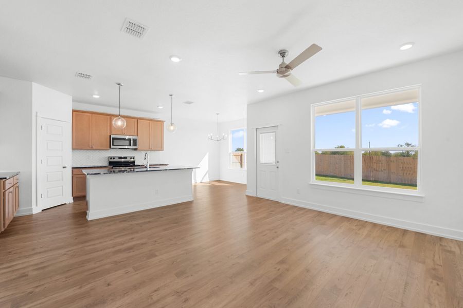Spacious, unfurnished interior of a new home in Ridge at Knob Creek Single Family, Temple (Image 4). Spacious, unfurnished interior of a new home in Ridge at Knob Creek Single Family, Temple (Image 4).