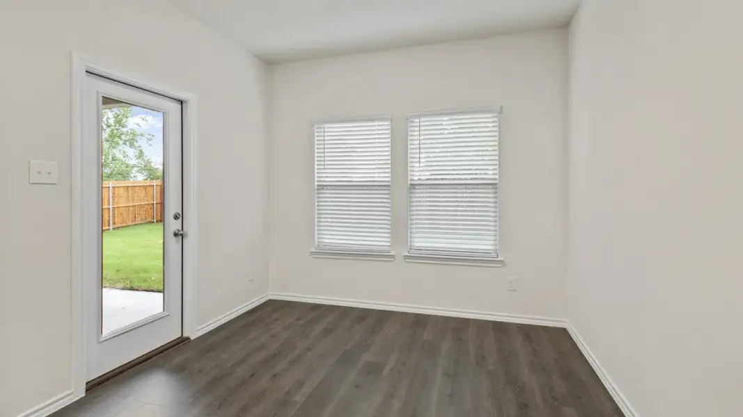 Spacious, unfurnished interior of a new home in The Reserve at Timber Creek, Lindale (Image 23).
