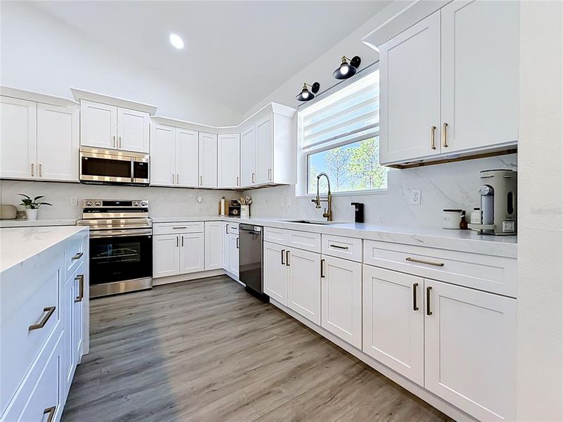 Furnished interior view inside a new home in , Dunnellon (Image 28).