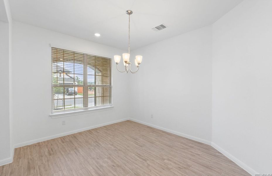 Spacious, unfurnished interior of a new home in Davis Ranch, San Antonio (Image 44).