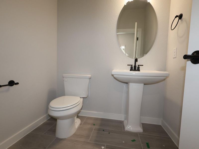 Furnished interior view inside a new home in Edgewood, Leander (Image 12).