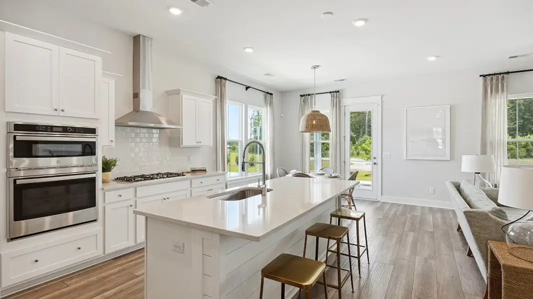 2202 Montgomery Kitchen 2of4 F1