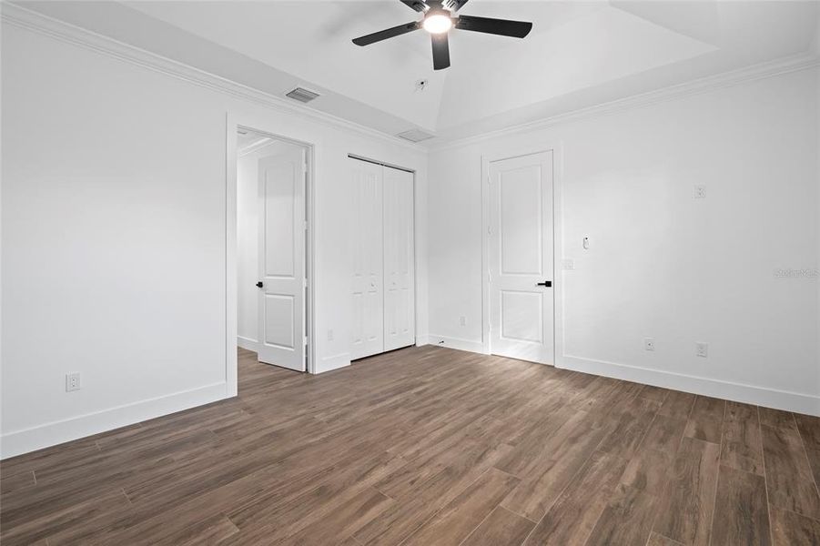 Spacious, unfurnished interior of a new home in , Okeechobee (Image 12).