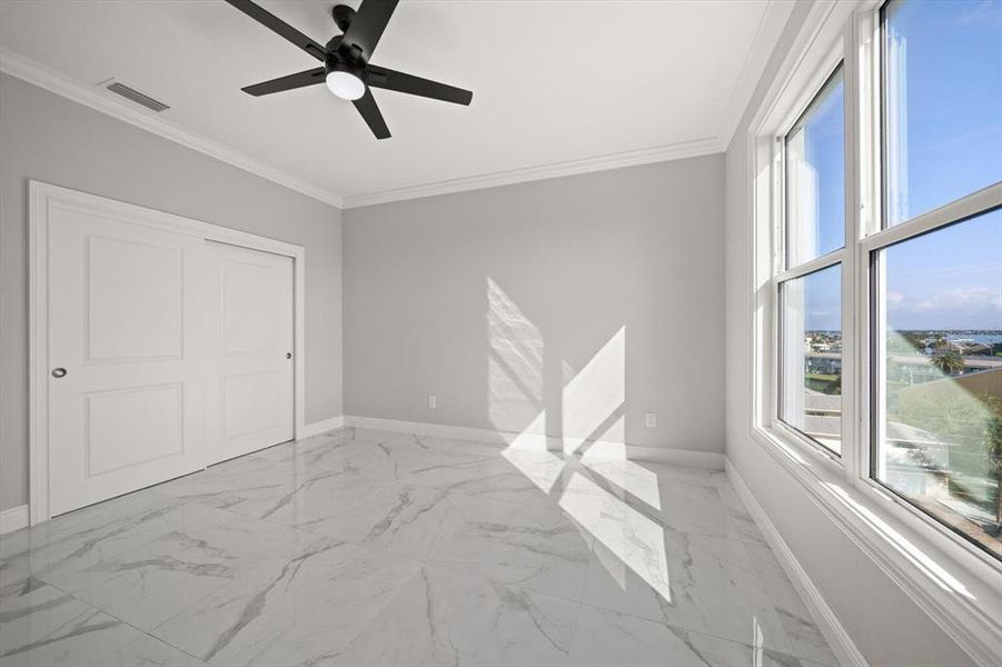 Spacious, unfurnished interior of a new home in , Clearwater (Image 21).