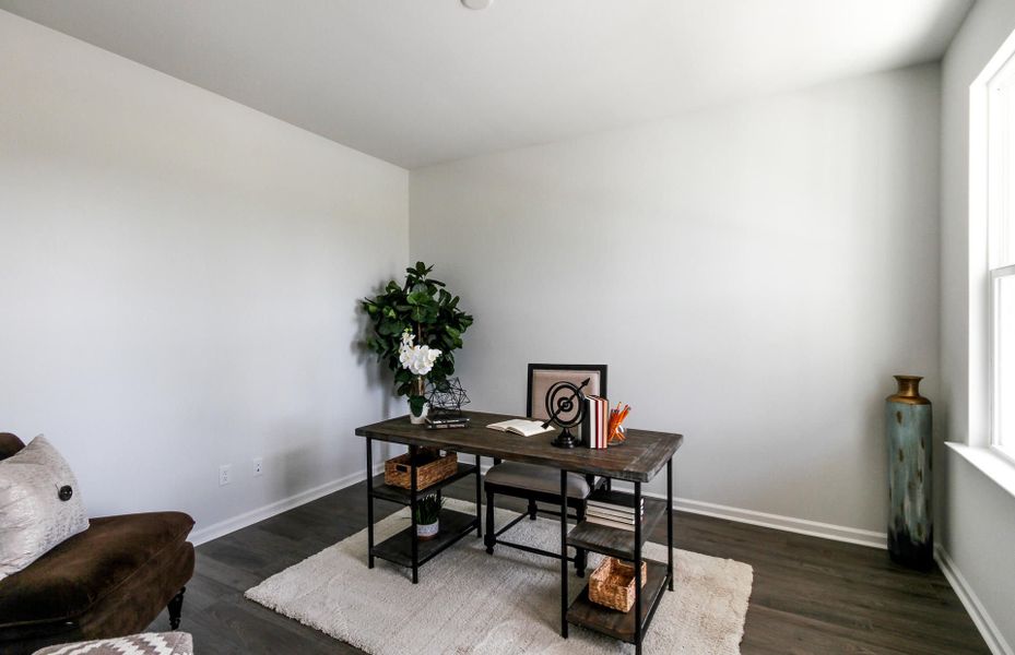 Furnished interior view inside a new home in SayeBrook, Myrtle Beach (Image 9).