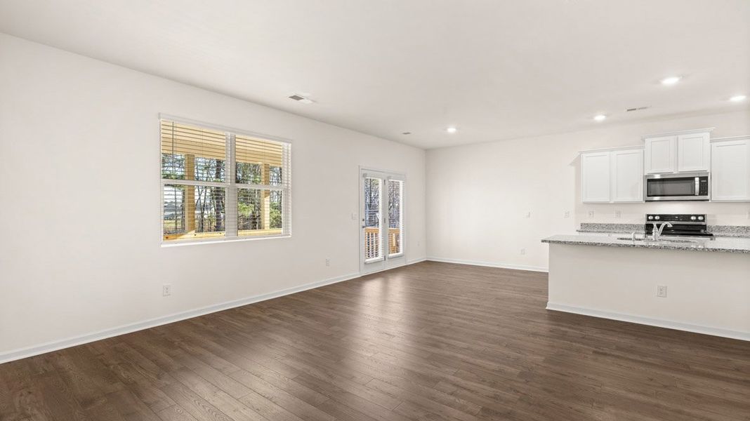 Spacious, unfurnished interior of a new home in Captain's Corner, Grovetown (Image 18).