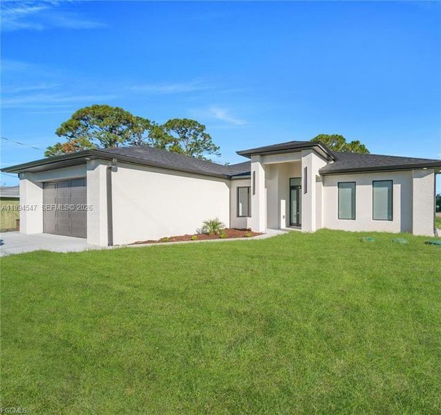 Exterior details and patio area of a home in , Lehigh Acres (Image 3).