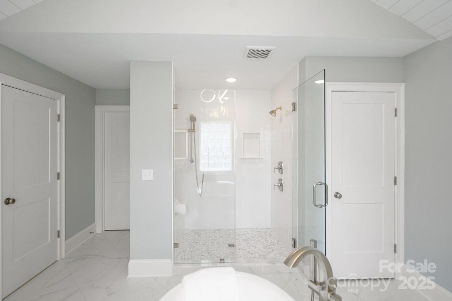 Image 38 of a home in .