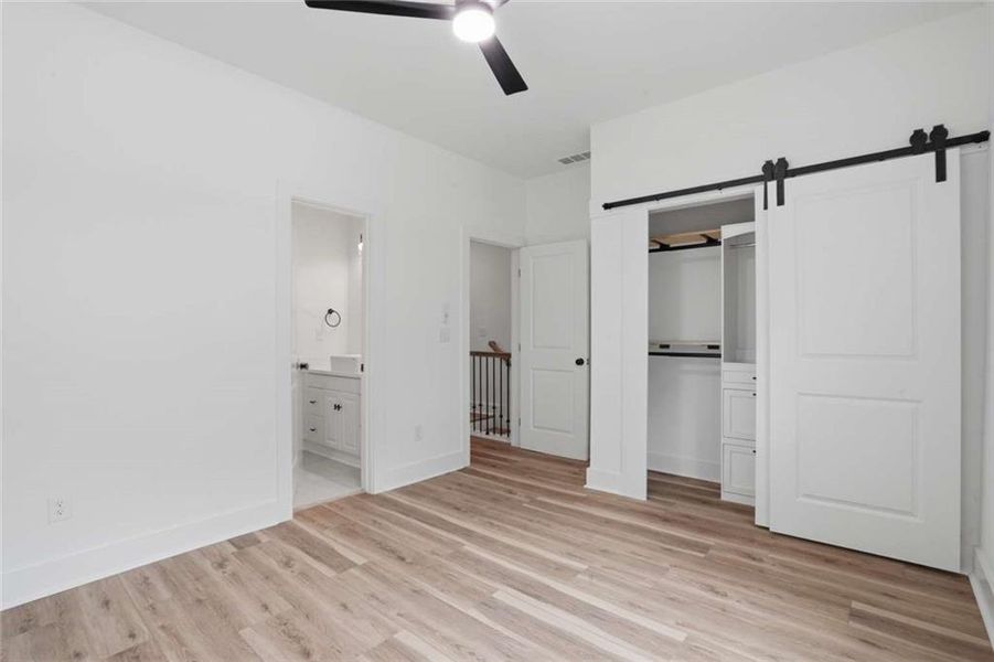 Spacious, unfurnished interior of a new home in , Atlanta (Image 17).