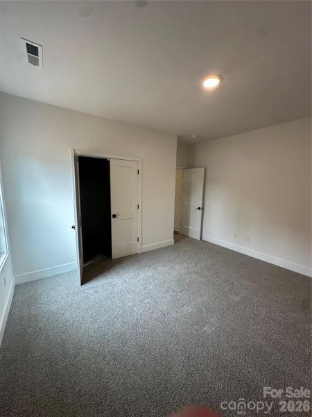 Spacious, unfurnished interior of a new home in Cardiff Glyn, Catawba (Image 20). Spacious, unfurnished interior of a new home in Cardiff Glyn, Catawba (Image 20).