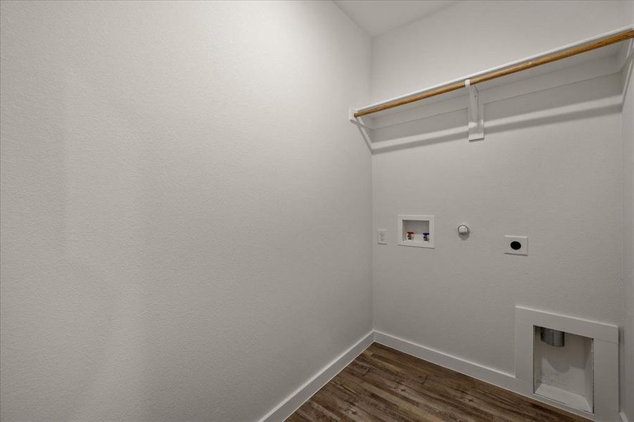Spacious, unfurnished interior of a new home in , Leonard (Image 19).