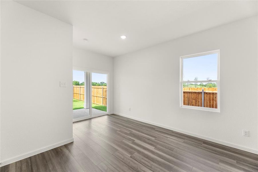 16. 102 Connecticut - Dining 16. 102 Connecticut - Dining