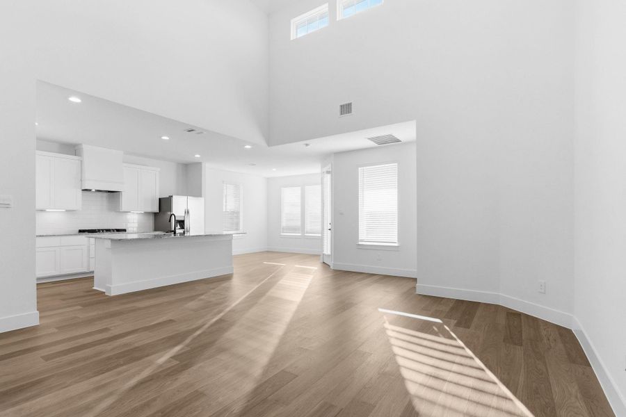 Spacious, unfurnished interior of a new home in , League City (Image 29).