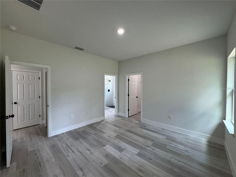Spacious, unfurnished interior of a new home in , Citrus Springs (Image 29).