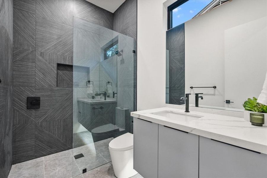 Furnished interior view inside a new home in , Dallas (Image 16). Furnished interior view inside a new home in , Dallas (Image 16).