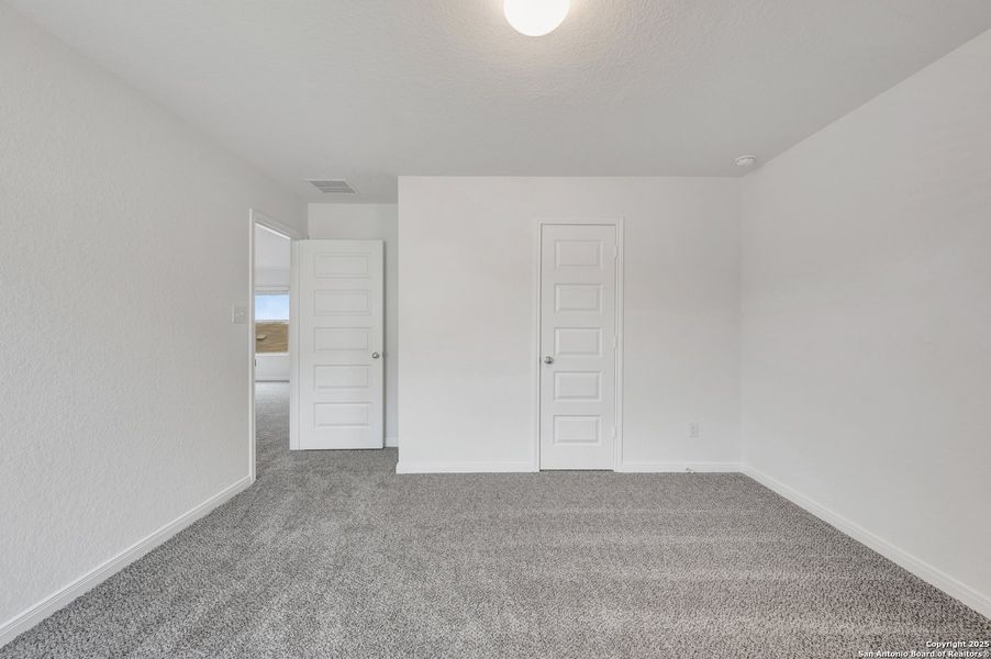 Spacious, unfurnished interior of a new home in Paloma Park, Converse (Image 35).