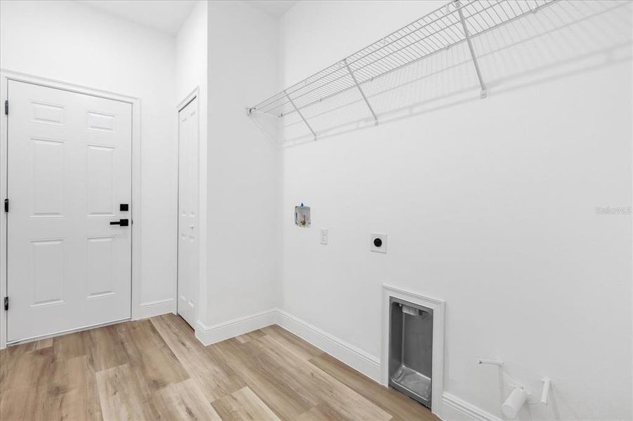 Spacious, unfurnished interior of a new home in , Ocala (Image 17).