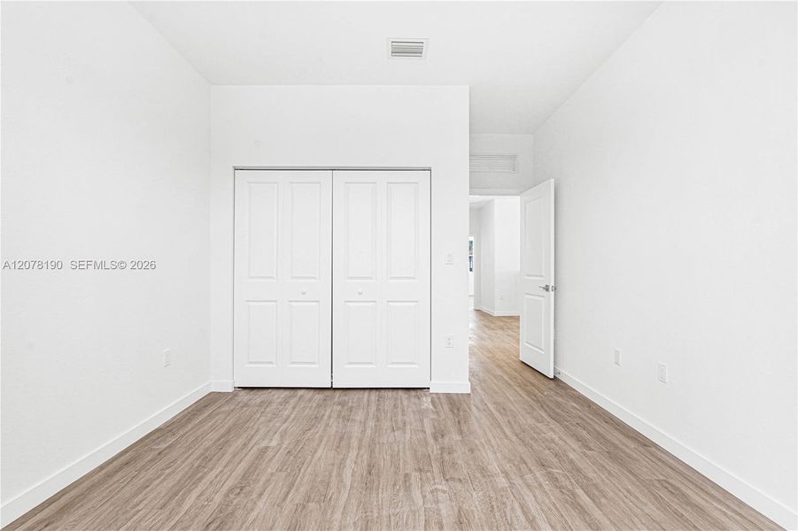 Spacious, unfurnished interior of a new home in , Miami (Image 90).